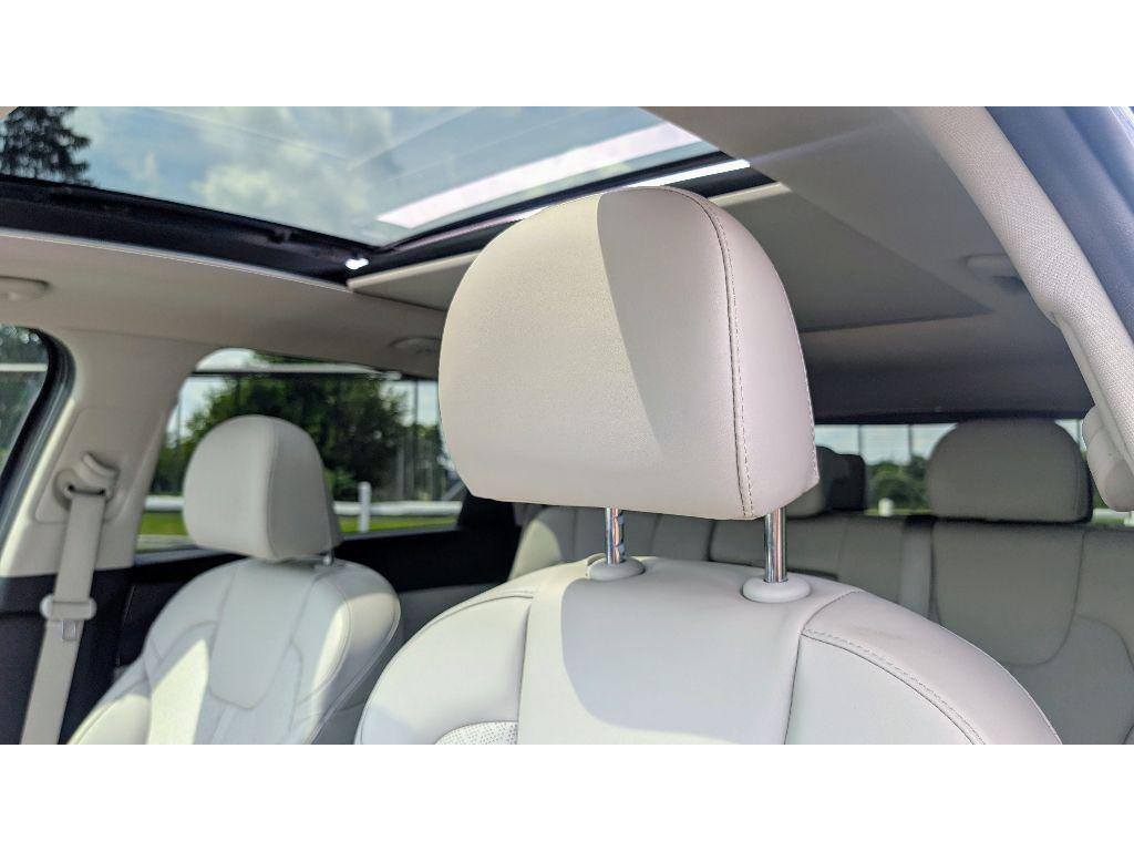 used 2021 Kia Sorento car, priced at $15,824