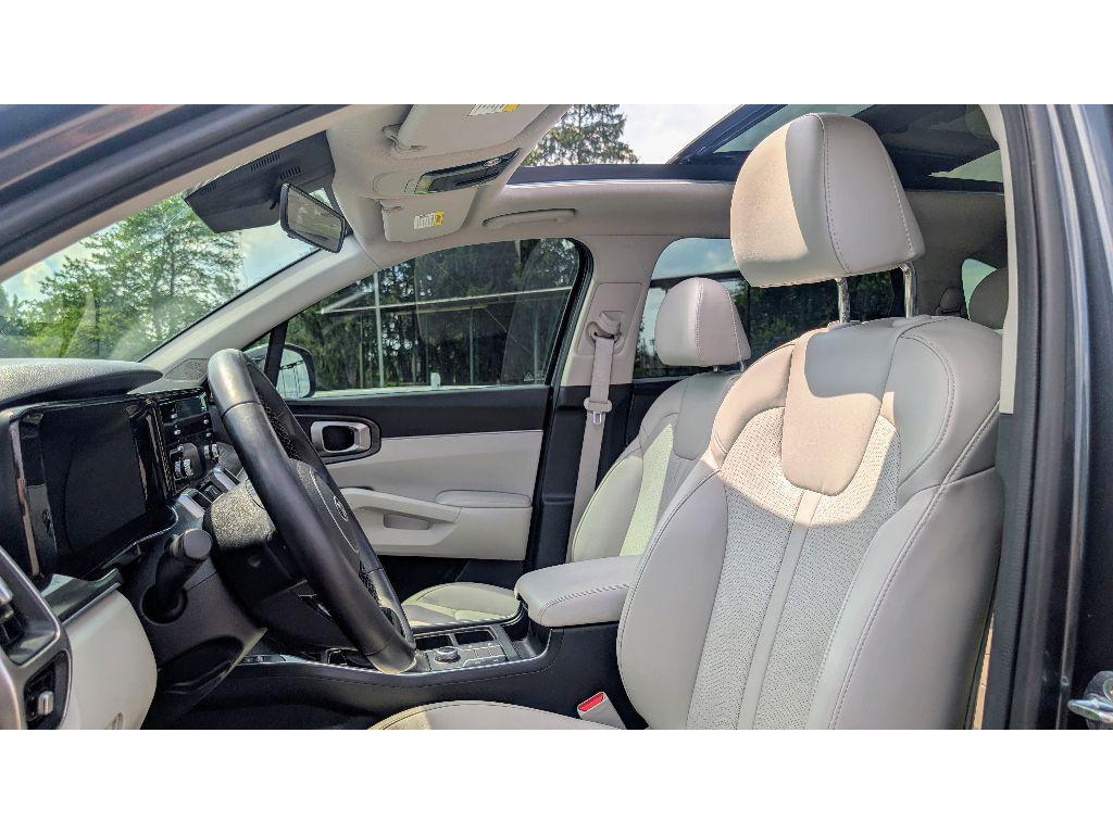 used 2021 Kia Sorento car, priced at $15,824