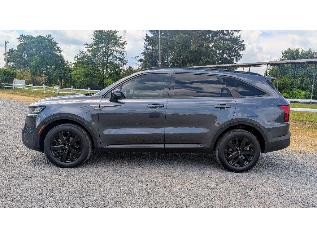 used 2021 Kia Sorento car, priced at $15,824