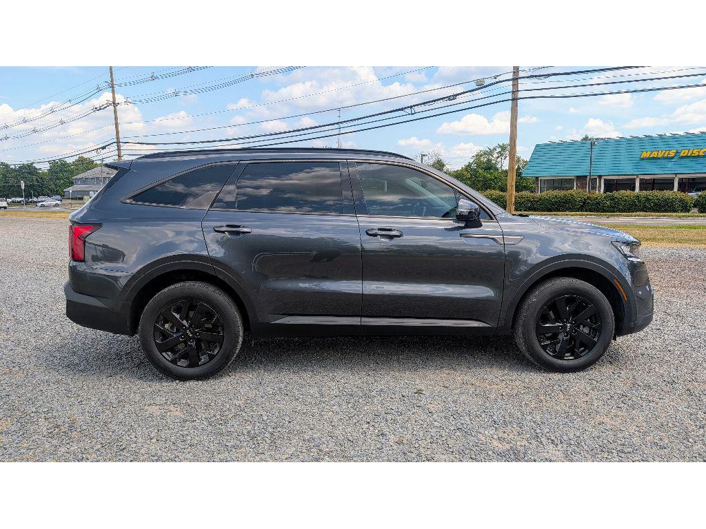 used 2021 Kia Sorento car, priced at $15,824