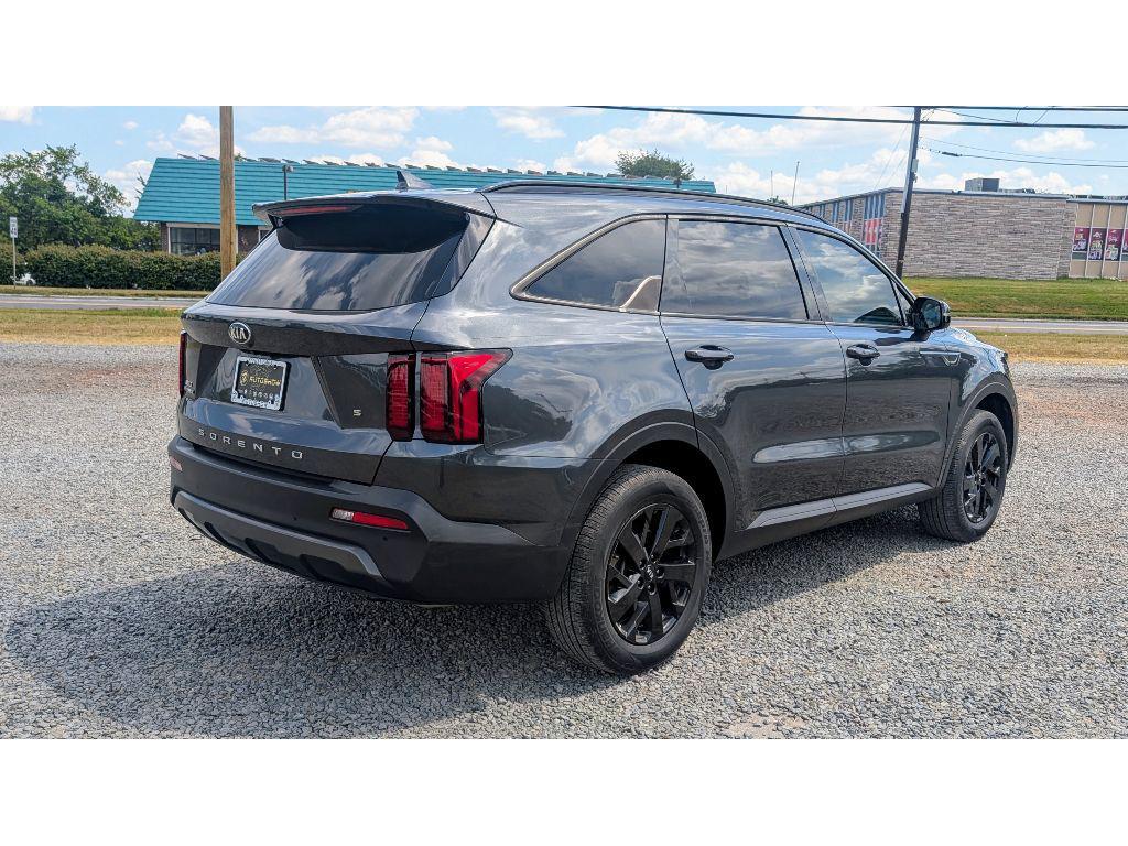 used 2021 Kia Sorento car, priced at $15,824
