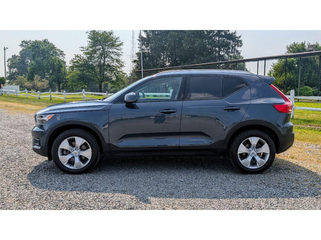 used 2022 Volvo XC40 car, priced at $17,500