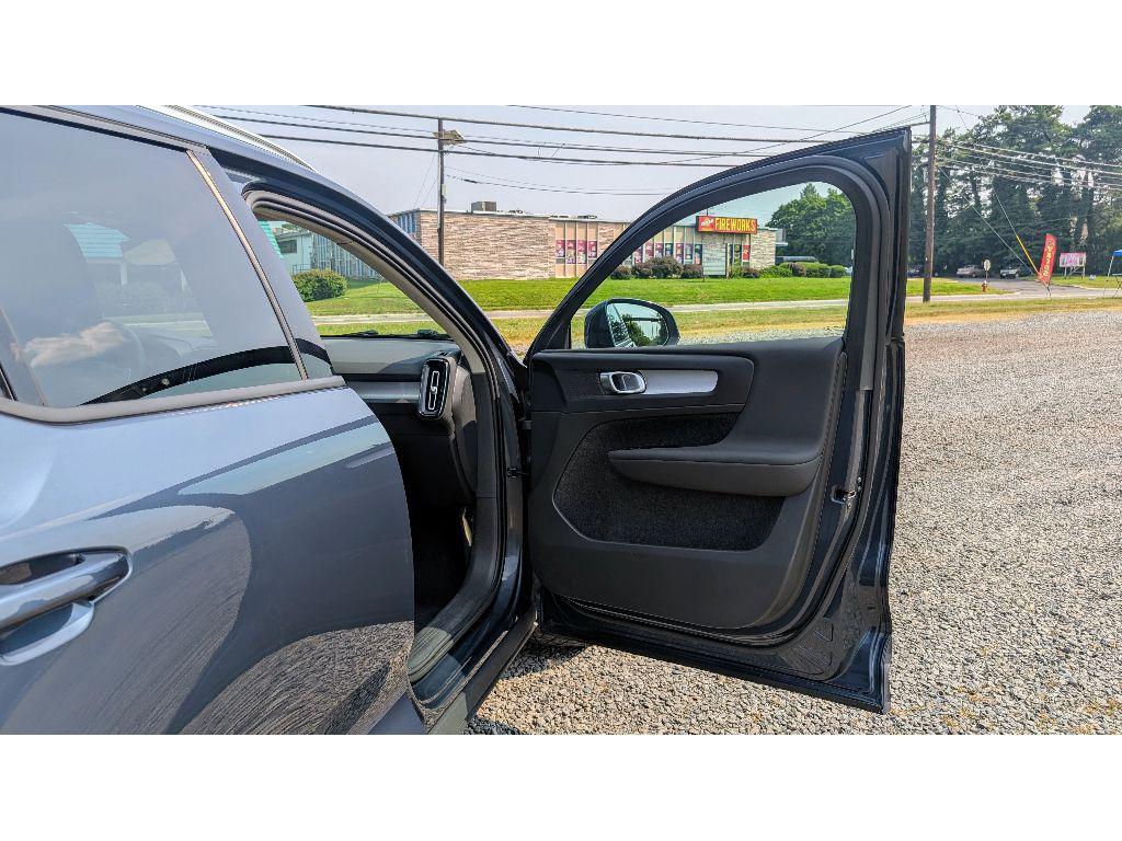 used 2022 Volvo XC40 car, priced at $17,500