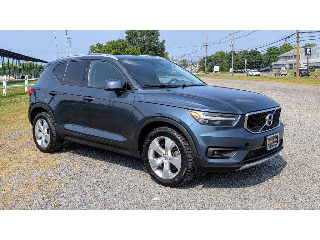 used 2022 Volvo XC40 car, priced at $17,500
