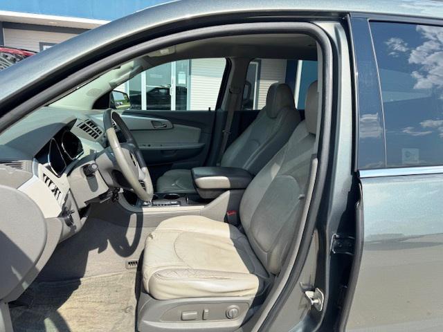 used 2010 Chevrolet Traverse car, priced at $5,900