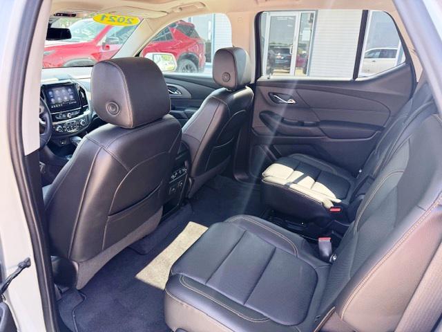 used 2021 Chevrolet Traverse car, priced at $29,900