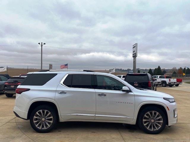 used 2022 Chevrolet Traverse car, priced at $35,900