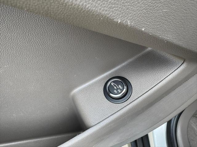 used 2021 Chevrolet Traverse car, priced at $21,900