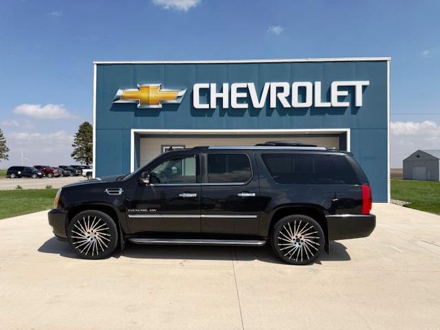 used 2011 Cadillac Escalade ESV car, priced at $14,900
