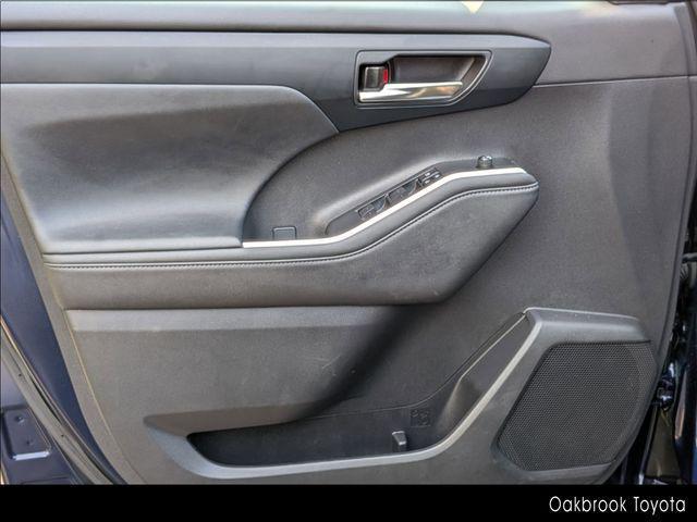 used 2024 Toyota Highlander car, priced at $42,999