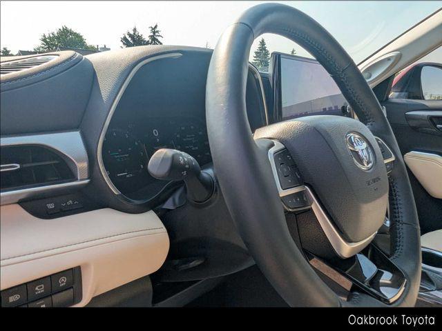 used 2024 Toyota Highlander car, priced at $51,900