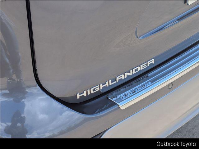 used 2025 Toyota Highlander car, priced at $56,999