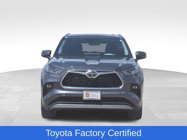 used 2025 Toyota Highlander car, priced at $56,999