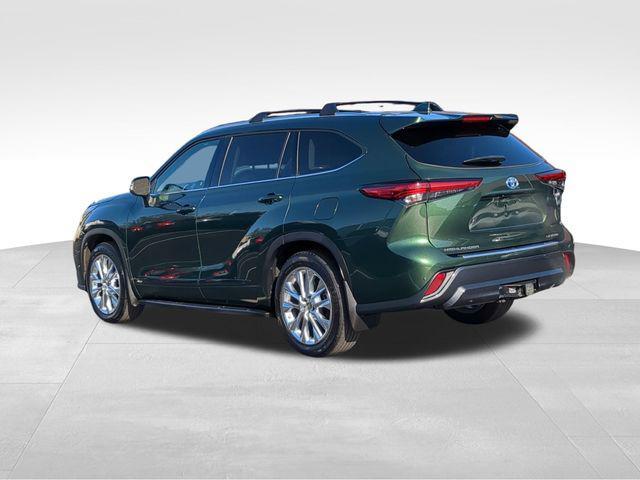 used 2023 Toyota Highlander Hybrid car, priced at $48,999
