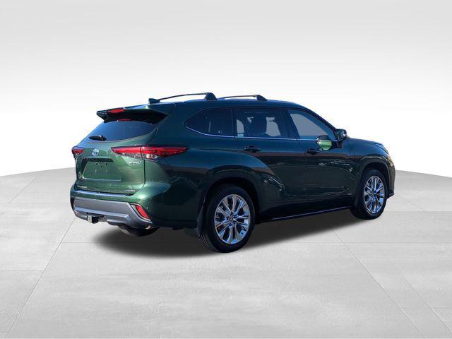 used 2023 Toyota Highlander Hybrid car, priced at $48,999