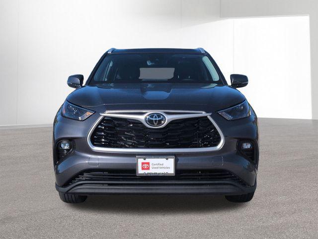 used 2022 Toyota Highlander car, priced at $36,999