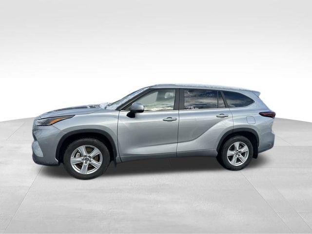 used 2024 Toyota Highlander car, priced at $37,700