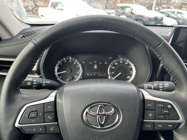 used 2024 Toyota Highlander car, priced at $37,700