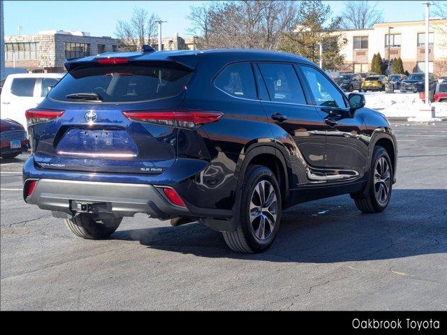 used 2022 Toyota Highlander car, priced at $30,900