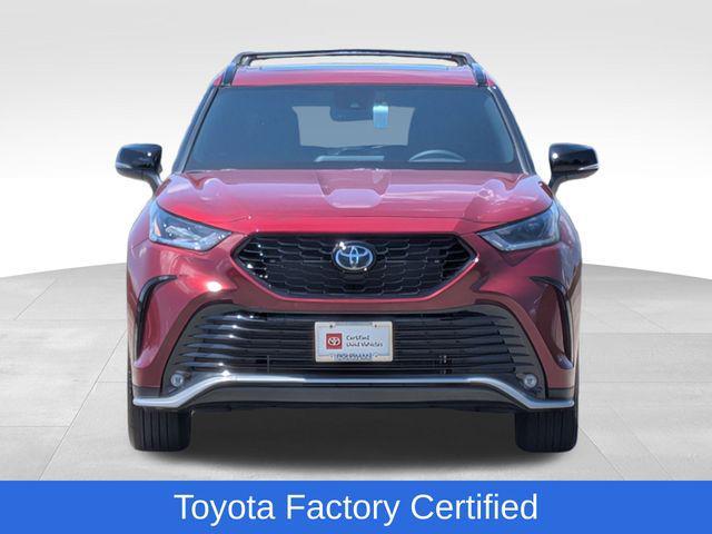 used 2025 Toyota Highlander car, priced at $51,999