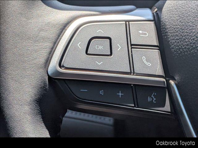 used 2025 Toyota Highlander car, priced at $51,999