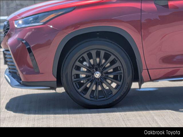 used 2025 Toyota Highlander car, priced at $51,999
