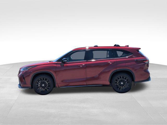 used 2025 Toyota Highlander car, priced at $51,999