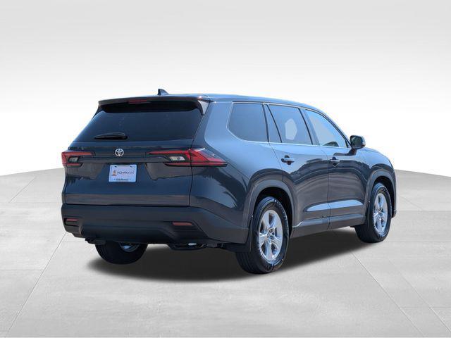 used 2025 Toyota Highlander car, priced at $44,999