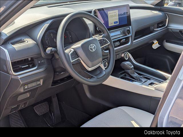 used 2025 Toyota Highlander car, priced at $44,999