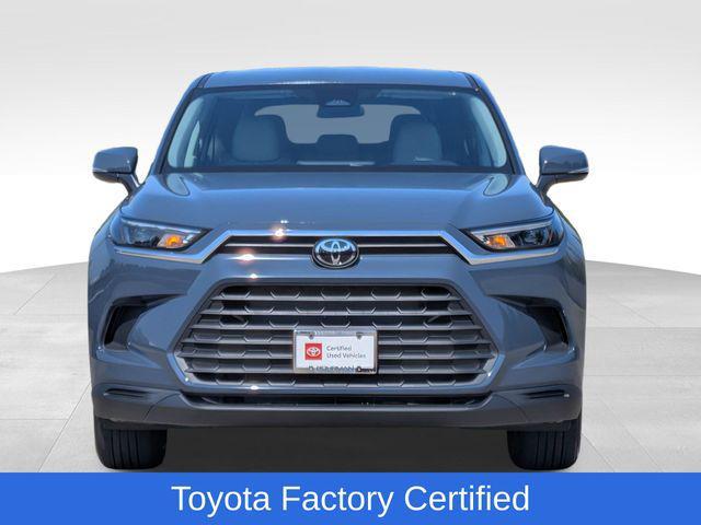 used 2025 Toyota Highlander car, priced at $44,999