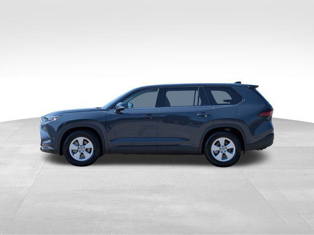 used 2025 Toyota Highlander car, priced at $44,999