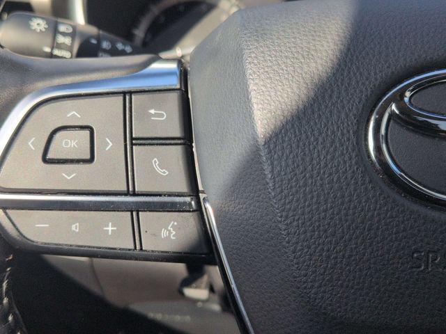 used 2020 Toyota Highlander car, priced at $32,280