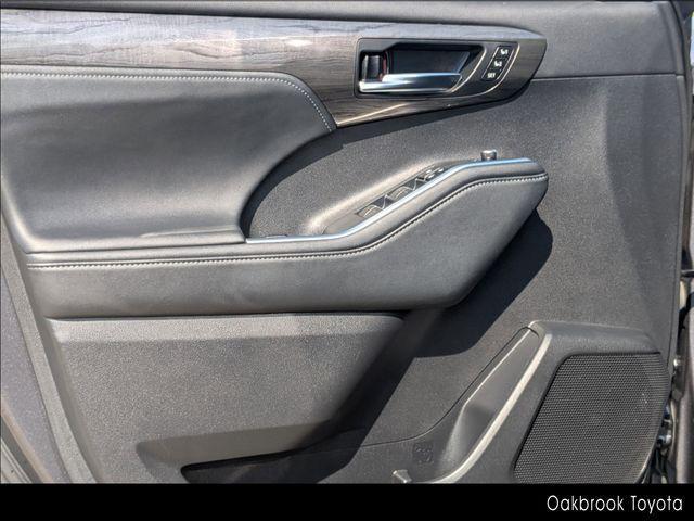 used 2024 Toyota Highlander car, priced at $48,658