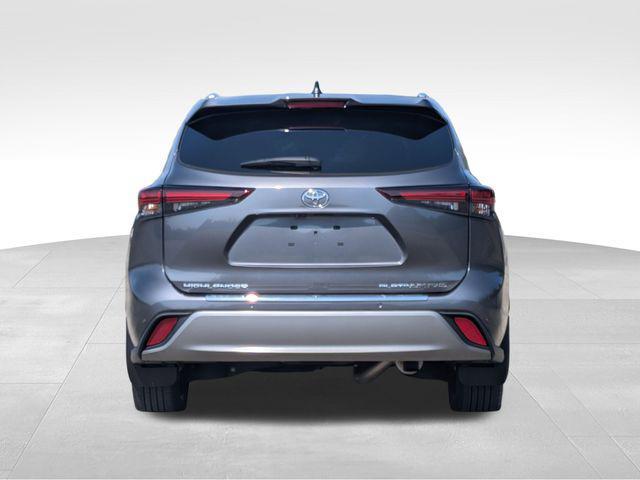 used 2024 Toyota Highlander car, priced at $48,658