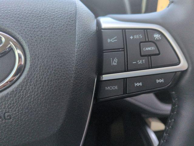 used 2024 Toyota Highlander car, priced at $47,999