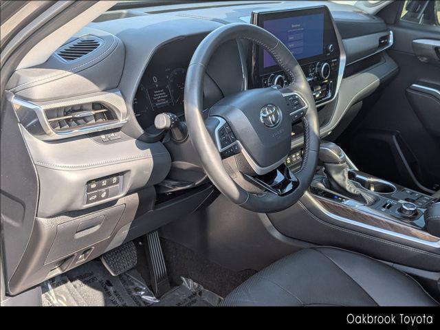 used 2024 Toyota Highlander car, priced at $48,658