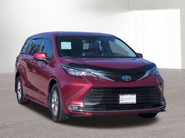 used 2022 Toyota Sienna car, priced at $21,999