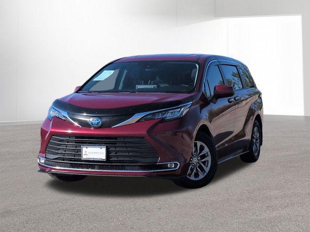 used 2022 Toyota Sienna car, priced at $21,999