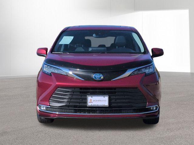 used 2022 Toyota Sienna car, priced at $21,999