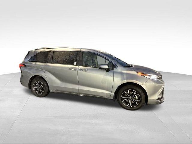 used 2025 Toyota Sienna car, priced at $61,999