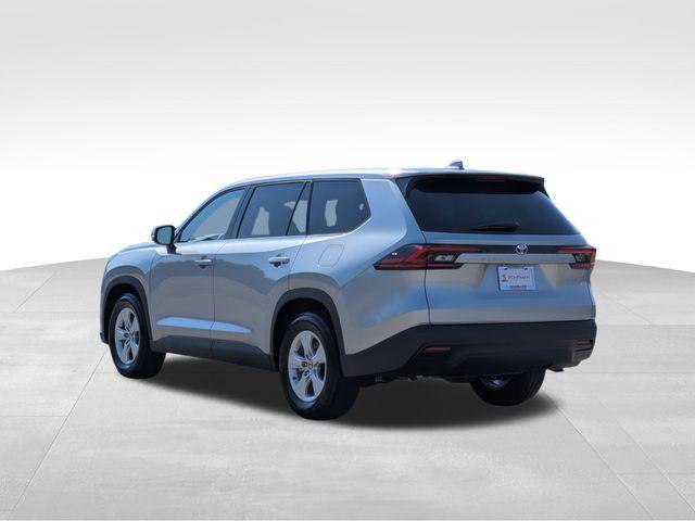 used 2025 Toyota Highlander car, priced at $44,999