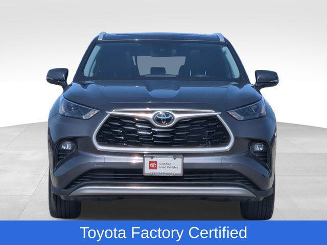 used 2024 Toyota Highlander car, priced at $43,872