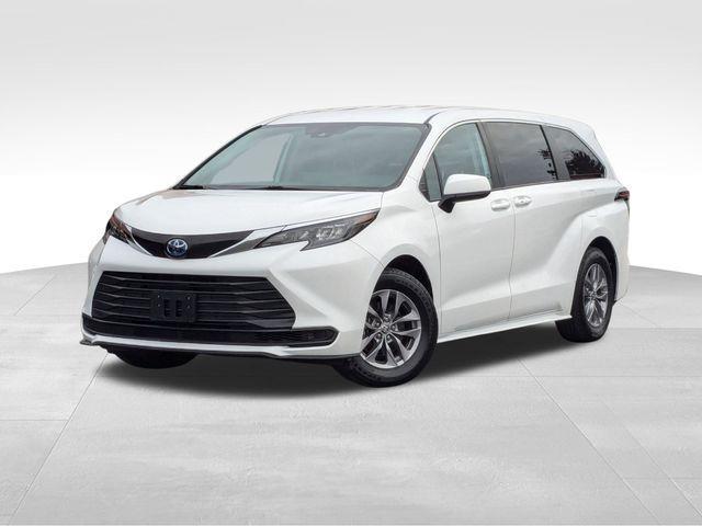 used 2024 Toyota Sienna car, priced at $39,900