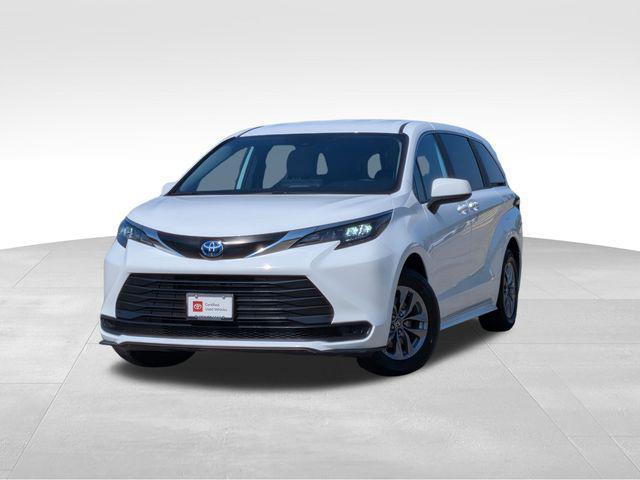 used 2025 Toyota Sienna car, priced at $42,999