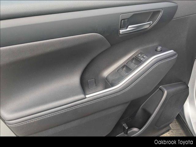 used 2024 Toyota Highlander car, priced at $42,999