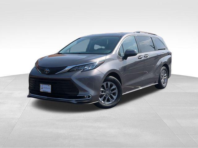 used 2023 Toyota Sienna car, priced at $41,750