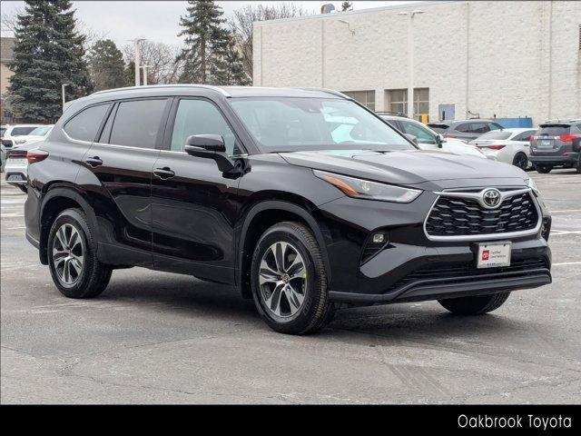 used 2025 Toyota Highlander car, priced at $47,900