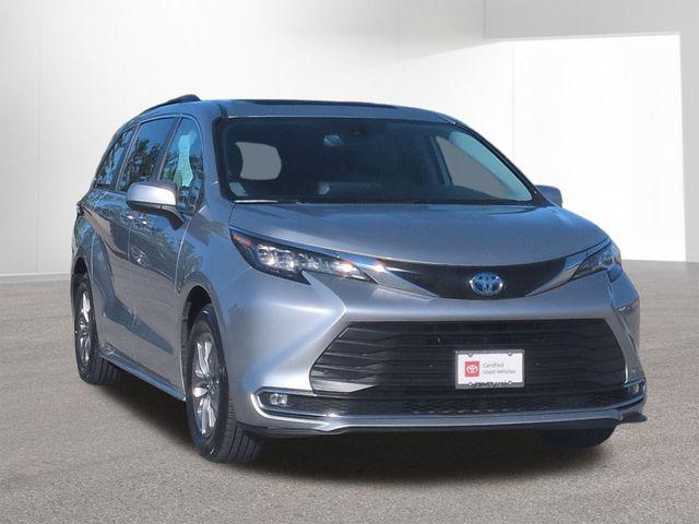used 2023 Toyota Sienna car, priced at $37,577