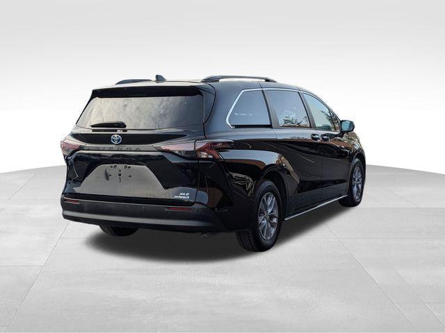 used 2023 Toyota Sienna car, priced at $41,800