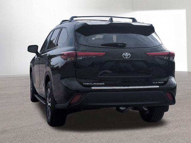 used 2023 Toyota Highlander car, priced at $39,990